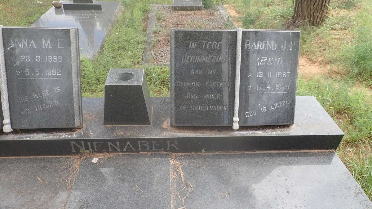 NIENABER Barend J.P. 1897-1979 &amp; Anna M.E. 1899-1982