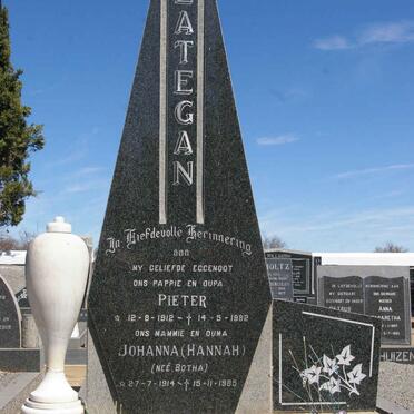 LATEGAN Pieter 1912-1982 &amp; Johanna BOTHA 1914-1985