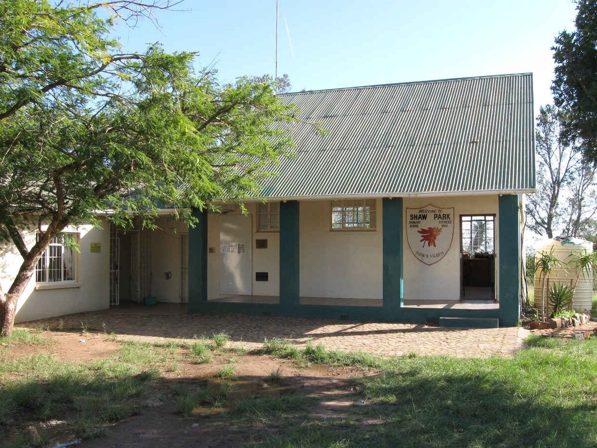 1. Shaw Park Primary School