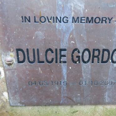 GORDON Dulcie 1915-2007