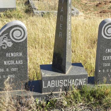 LABUSCHAGNE Hendrik Nicolaas 1907-1982 &amp; Engela Gertruida VAN HEERDEN 1917-199?