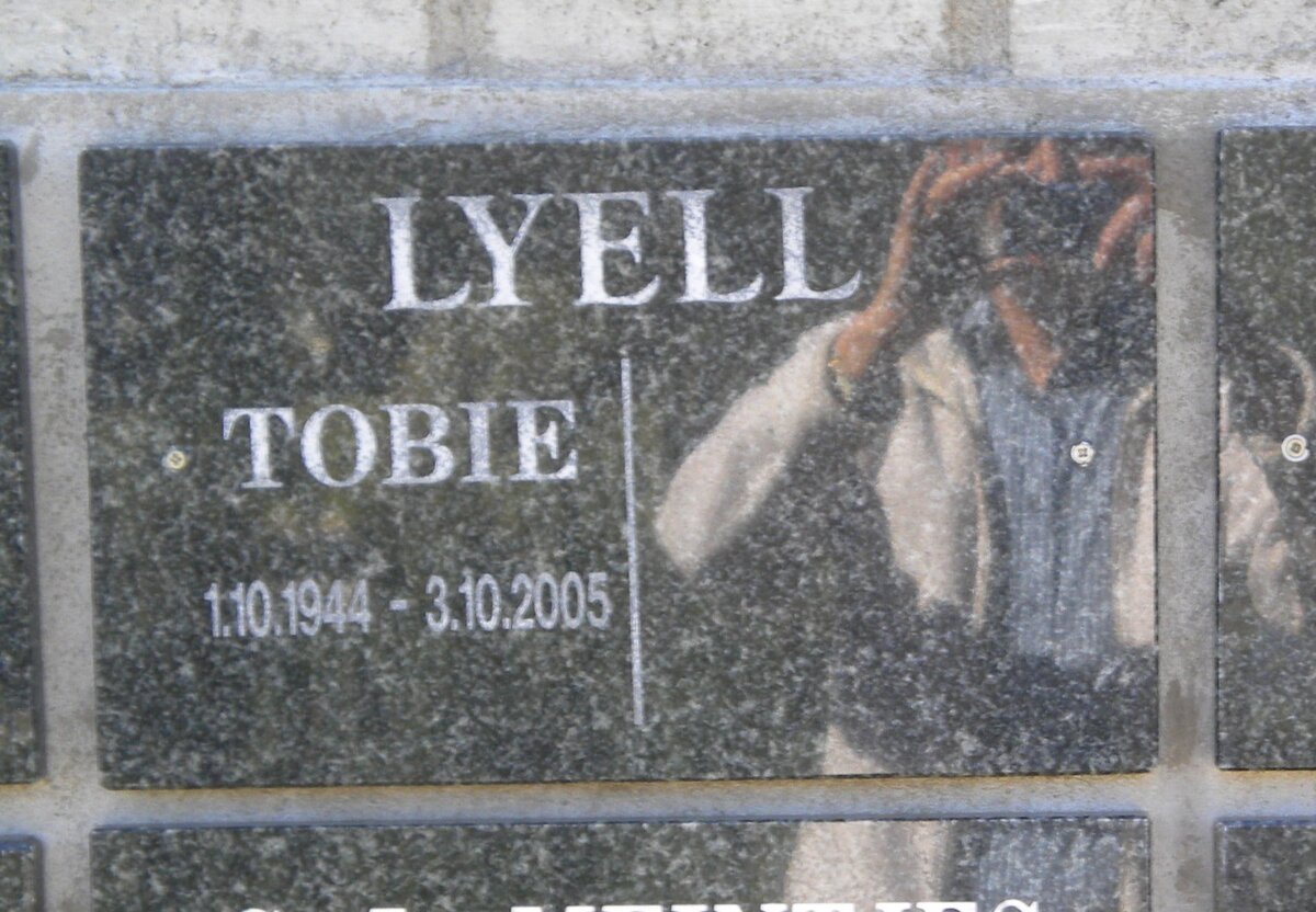 LYELL Tobie 1944-2005