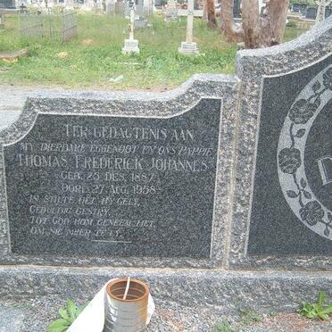 DREYER Thomas Frederick Johannes 1887-1958 &amp; Hester Maria GOOSEN 1897-1970