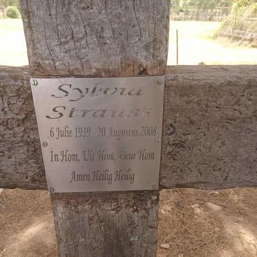 STRAUSS Sylvia 1939-2008