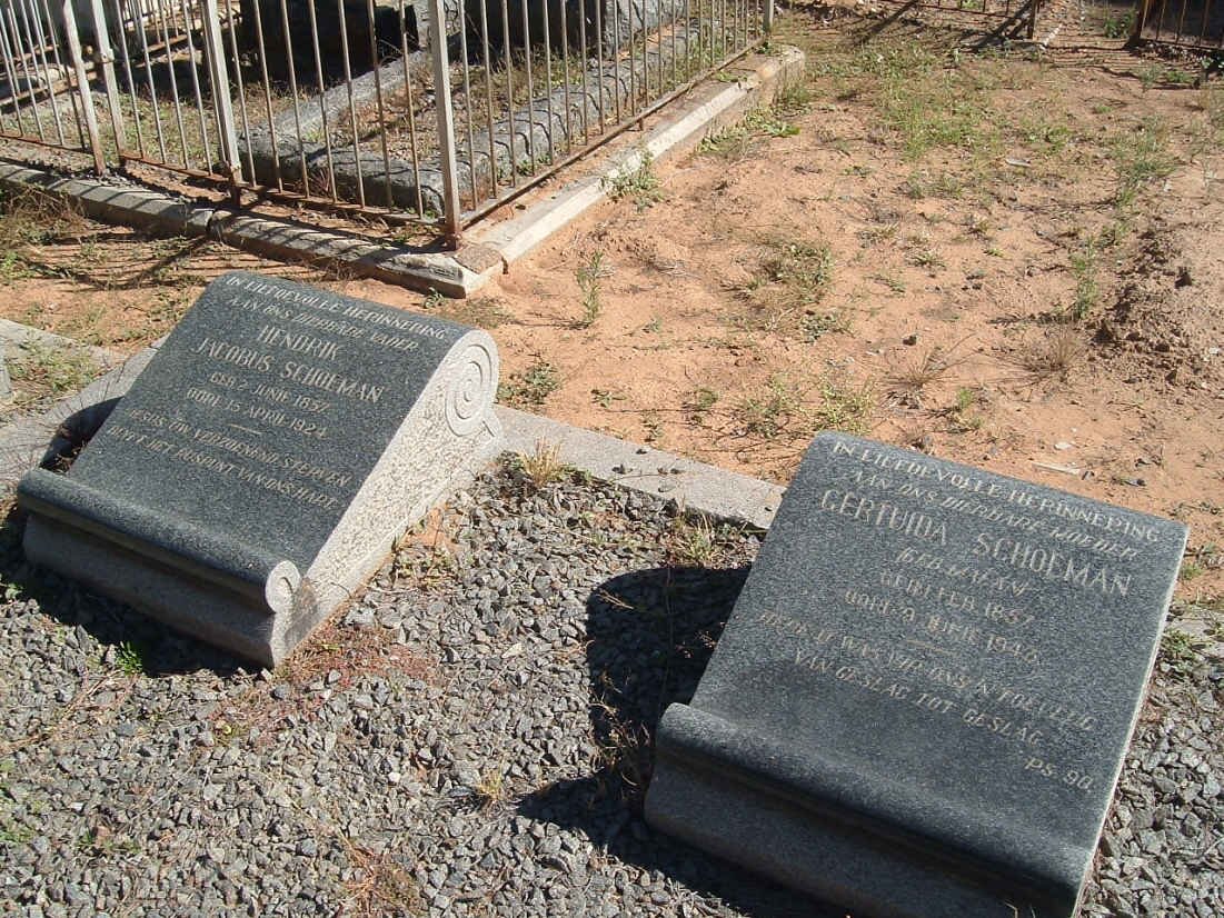 SCHOEMAN Hendrik Jacobus 1857-1924 &amp; Gertruida MALAN 1857-1943