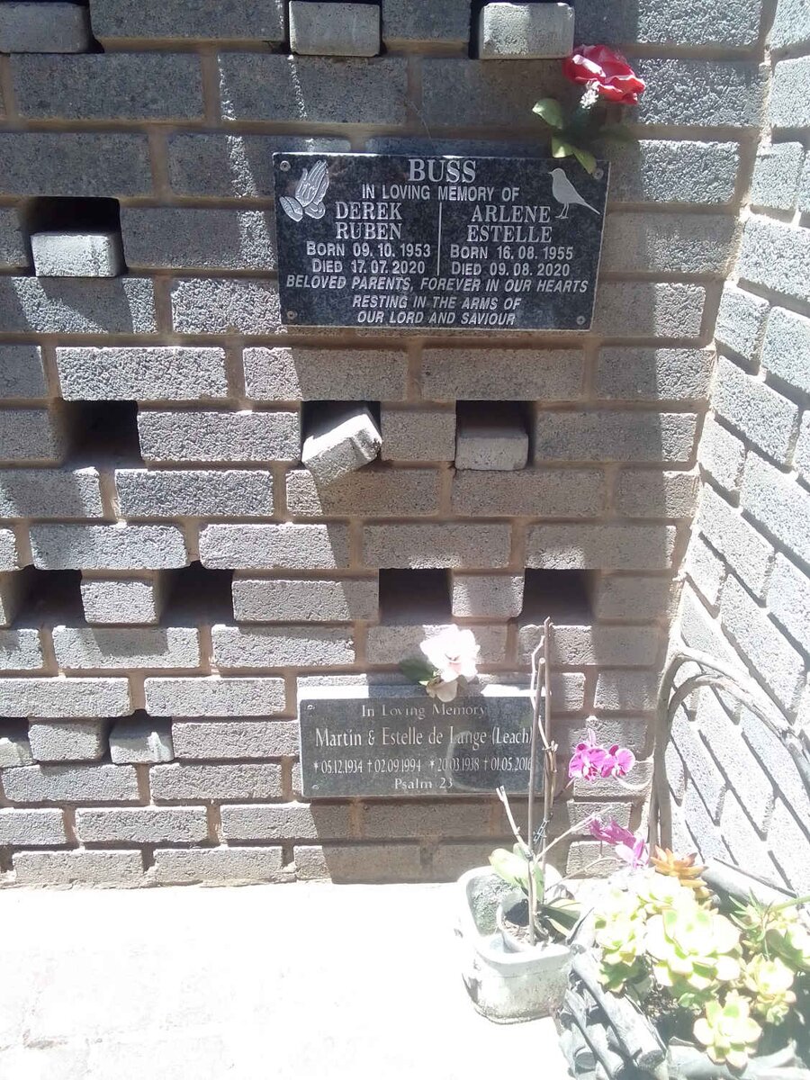 BUSS Derek Ruben 1953-2020 &amp; Arlene Estelle 1955-2020 :: LANGE Martin, de 1934-1994 &amp; Estelle LEACH 1938-201?