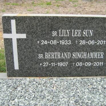 LEE SUN Lily 1933-2011 :: SINGHAMMER Bertrand 1907-2011
