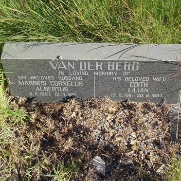 BERG Marinus Cornelus Albertus, van der 1907-1981 &amp; Edith Lilian 1911-1994 