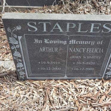 STAPLES Arthur 1919-2000 & Nancy Felicia SCHMIDT 1920-2000
