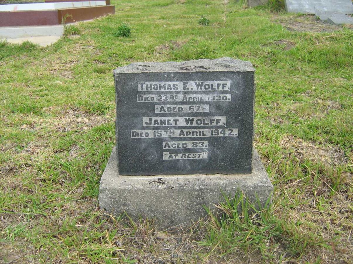 WOLFF Thomas E. -1930 &amp; Janet -1942
