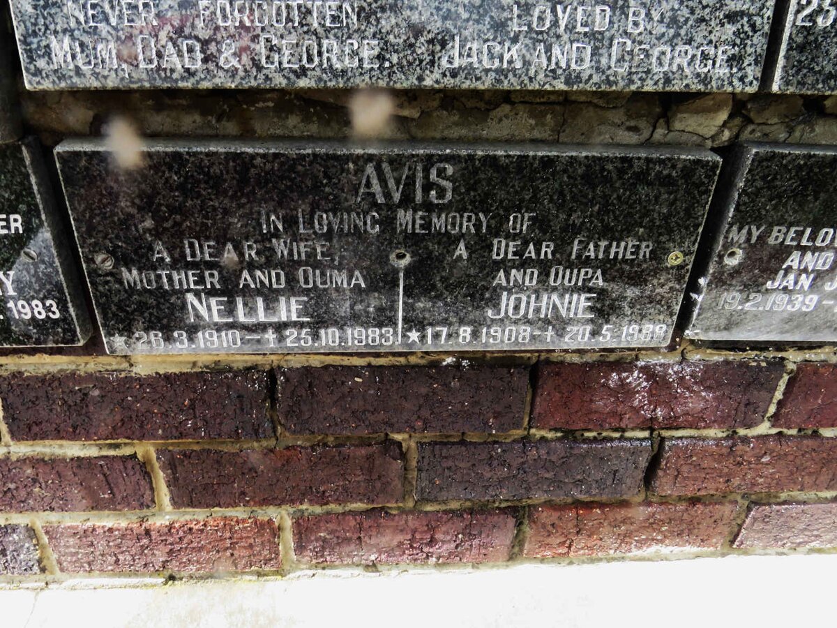 AVIS Johnie 1908-1988 &amp; Nellie 1910-1983