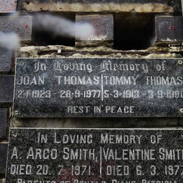 THOMAS Tommy 1913-1990 &amp; Joan 1923-1977