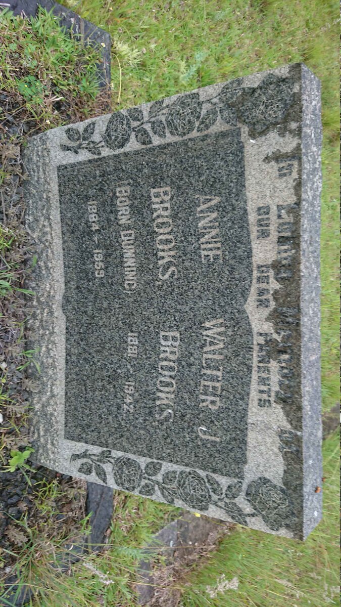 BROOKS Walter J. 1881-1942 &amp; Annie DUNNING 1884-1959