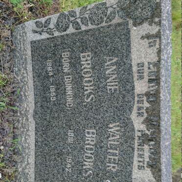 BROOKS Walter J. 1881-1942 &amp; Annie DUNNING 1884-1959