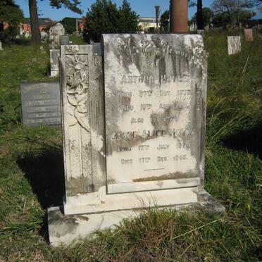 HOYLE Arthur 1870-1941 &amp; Grace Alice 1873-1945