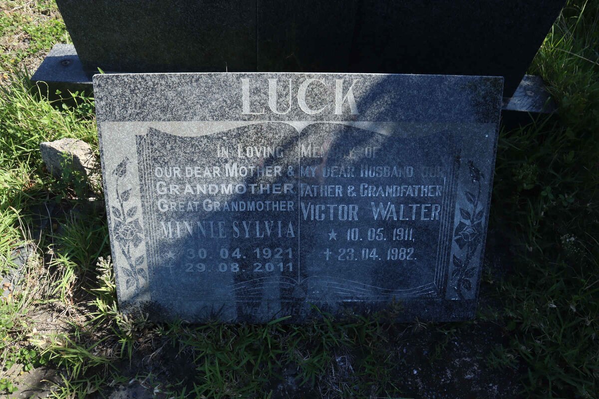 LUCK Victor Walter 1911-1982 &amp; Minnie Sylvia 1921-2011