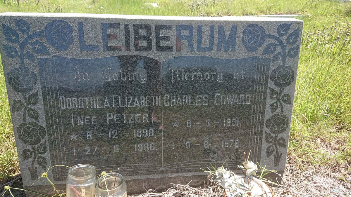 LEIBERUM Charles Edward 1891-1978 &amp; Dorothea Elizabeth PETZER 1898-1986