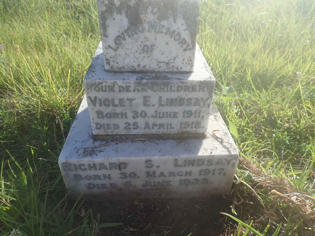 LINDSAY Violet E. 1911-1918 :: LINDSAY Richard S. 1917-1923