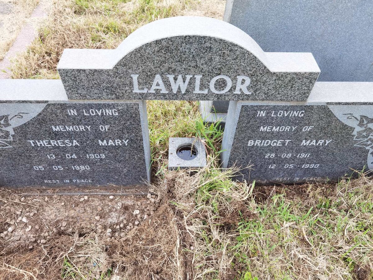 LAWLOR Theresa Mary 1909-1990 :: LAWLOR Bridget Mary 1911-1990