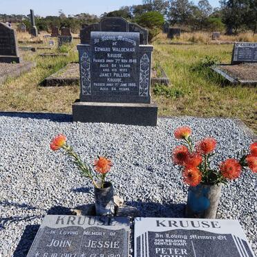KRUUSE John 1907-1984 &amp; Jessie 1912-1996 :: KRUUSE Peter John 1944-2021
