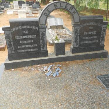 KLERK Izak Zirk, de 1894-1962 &amp; Anna Jacoba WIESE 1901-1995 :: DE KLERK Petrus Frederick 1926-1990