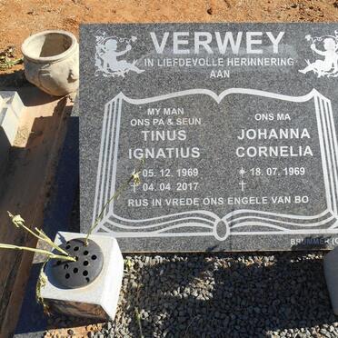VERWEY Tinus Ignatius 1969-2017 &amp; Johanna Cornelia 1969-