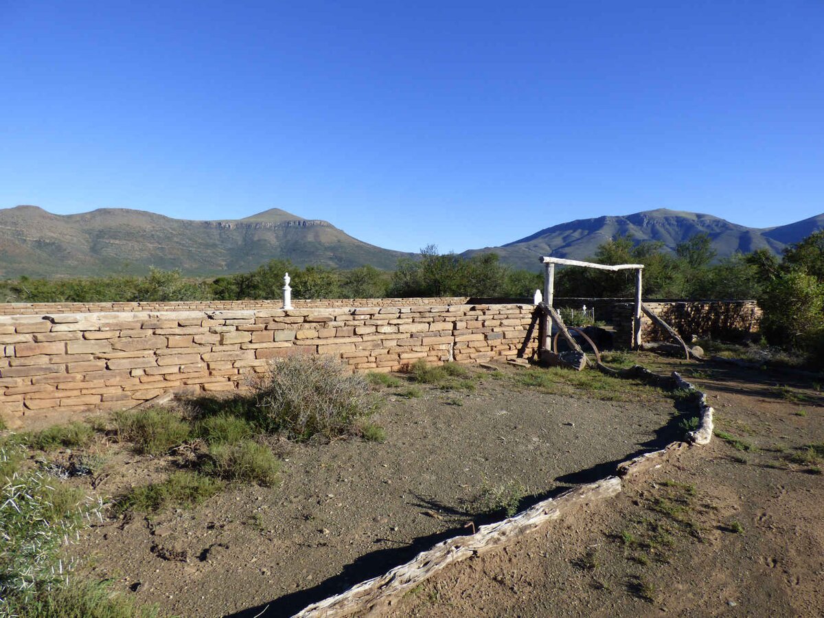 1. Graveyard entrance