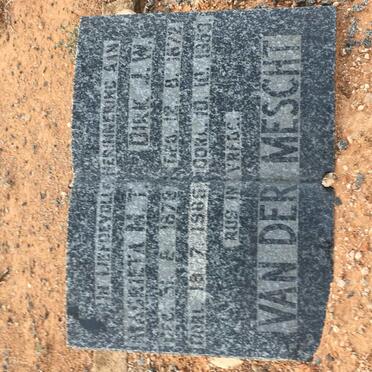 MESCHT Dirk J.W., van der 1872-1953 &amp; Magrieta M.T. 187?-1965