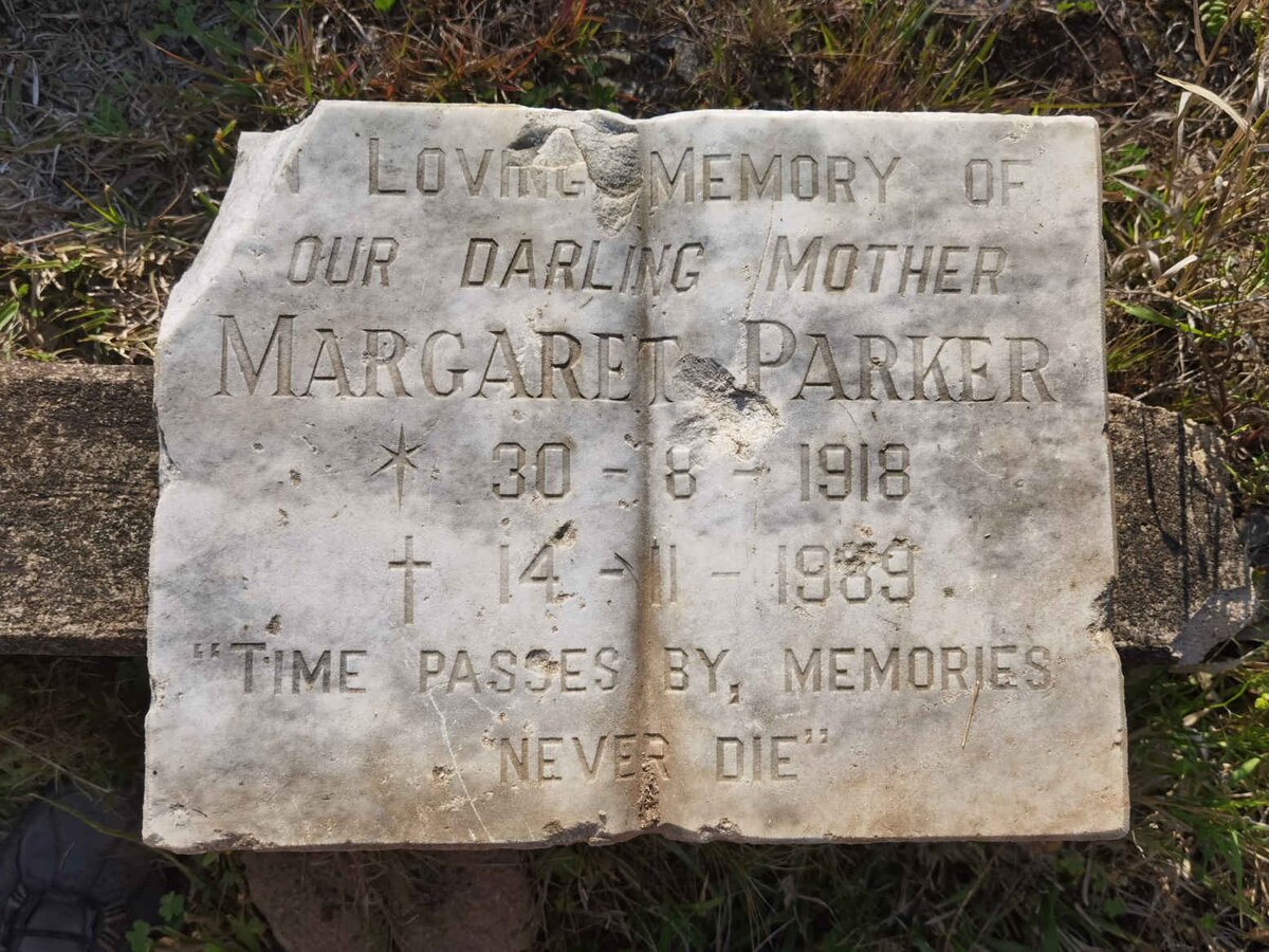 PARKER Margaret 1918-1989
