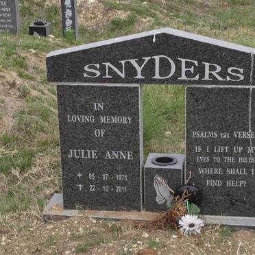 SNYDERS Julie Anne 1971-2011