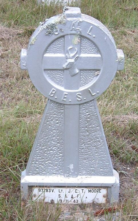 MOORE J.E.T.  - 1943