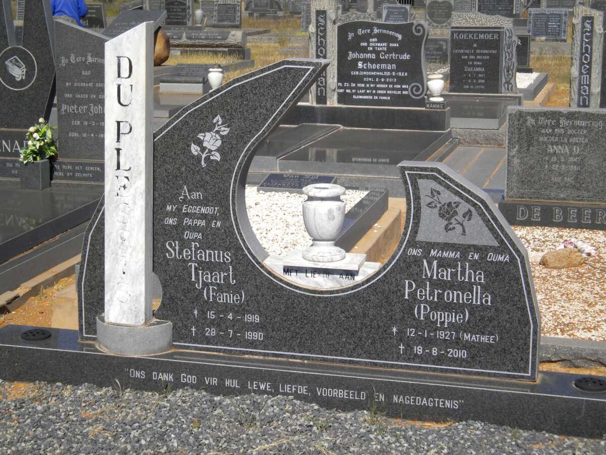 PLESSIS Stefanus Tjaart, du 1919-1990 &amp; Martha Petronella  MATHEE 1927-2010