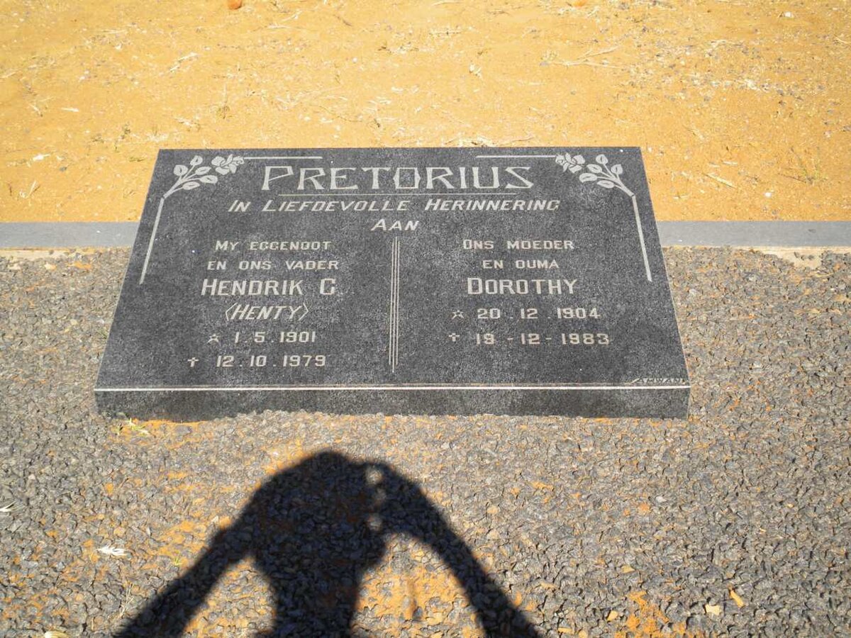 PRETORIUS Hendrik C 1901-1979 &amp; Dorothy 1904-1983