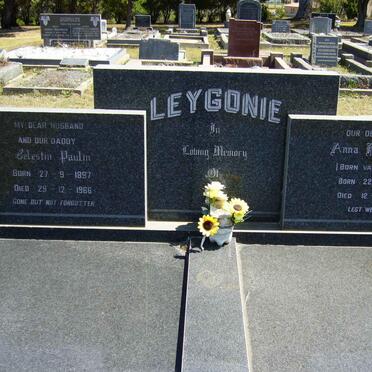 LEYGONIE Celstin Paulin 1897-1966 &amp; Anna Margaretha VAN DER WATT 1898-1984