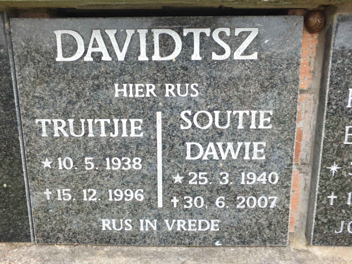DAVIDTSZ Soutie Dawie 1940-2007 &amp; Truitjie 1938-1996