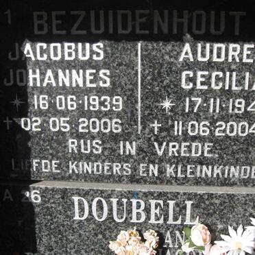 BEZUIDENHOUT Jacobus Johannes 1939-2006 &amp; Audrey Cecilia 1943-2004