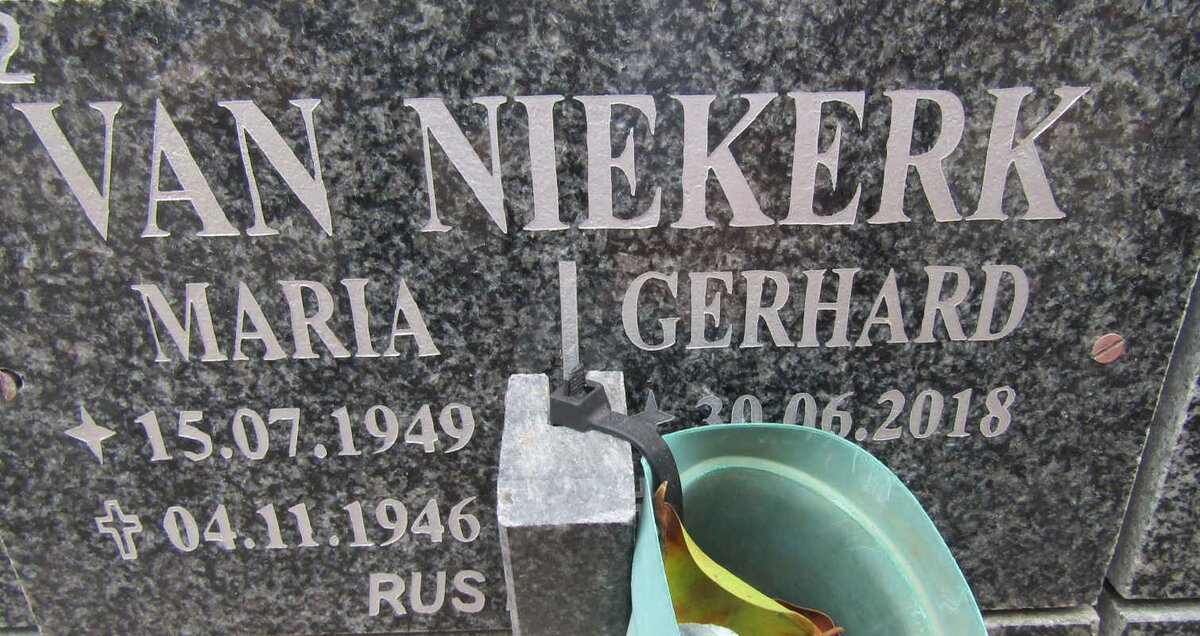 NIEKERK Gerhard, van -2018 :: VAN NIEKERK Maria