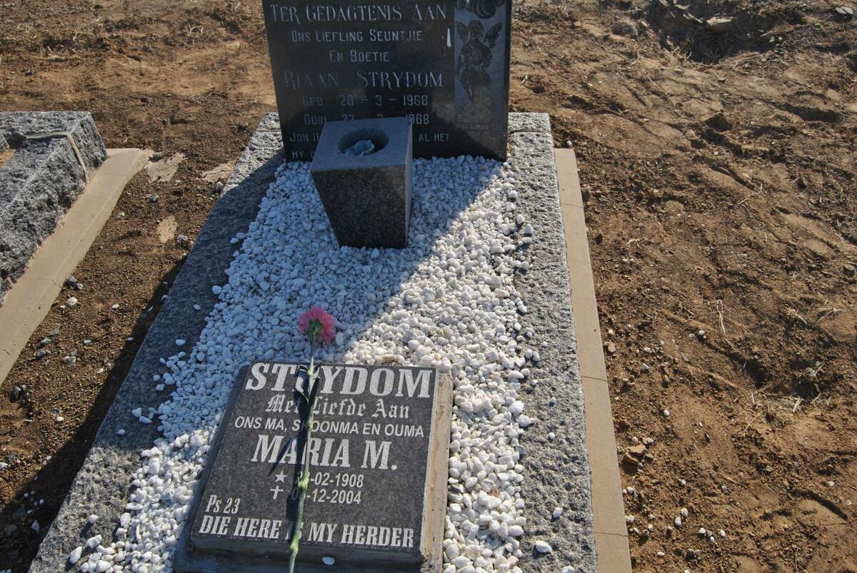 STRYDOM Maria M. 1908-2004 :: STRYDOM Riaan 1968-1968
