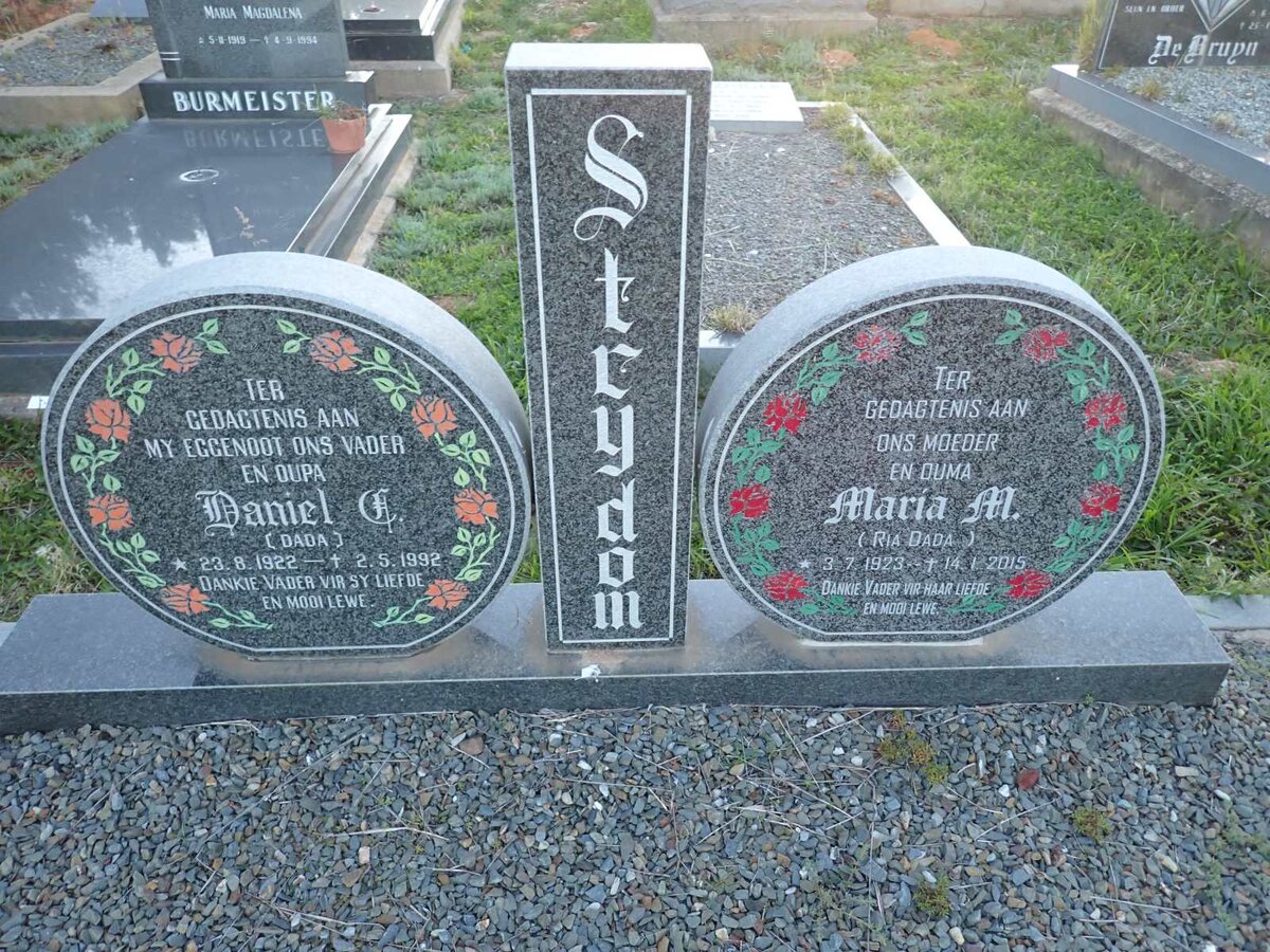 STRYDOM Daniel C. 1922-1992 & Maria M. 1923-2015