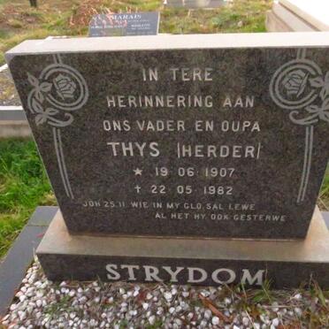 STRYDOM Thys 1907-1982