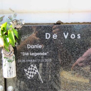 VOS Danie, de 1944-2015