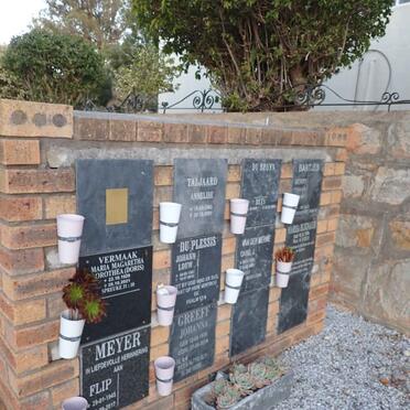 1. Memorial Wall / Gedenkmuur