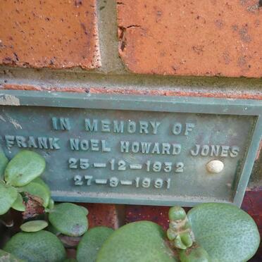 JONES Frank Noel Howard 1932-1991