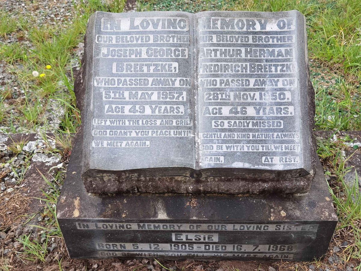 BREETZKE Joseph George -1957 :: BREETZKE Arthur Herman Fredirich -1950 :: BREETZKE Elsie 1905-1968