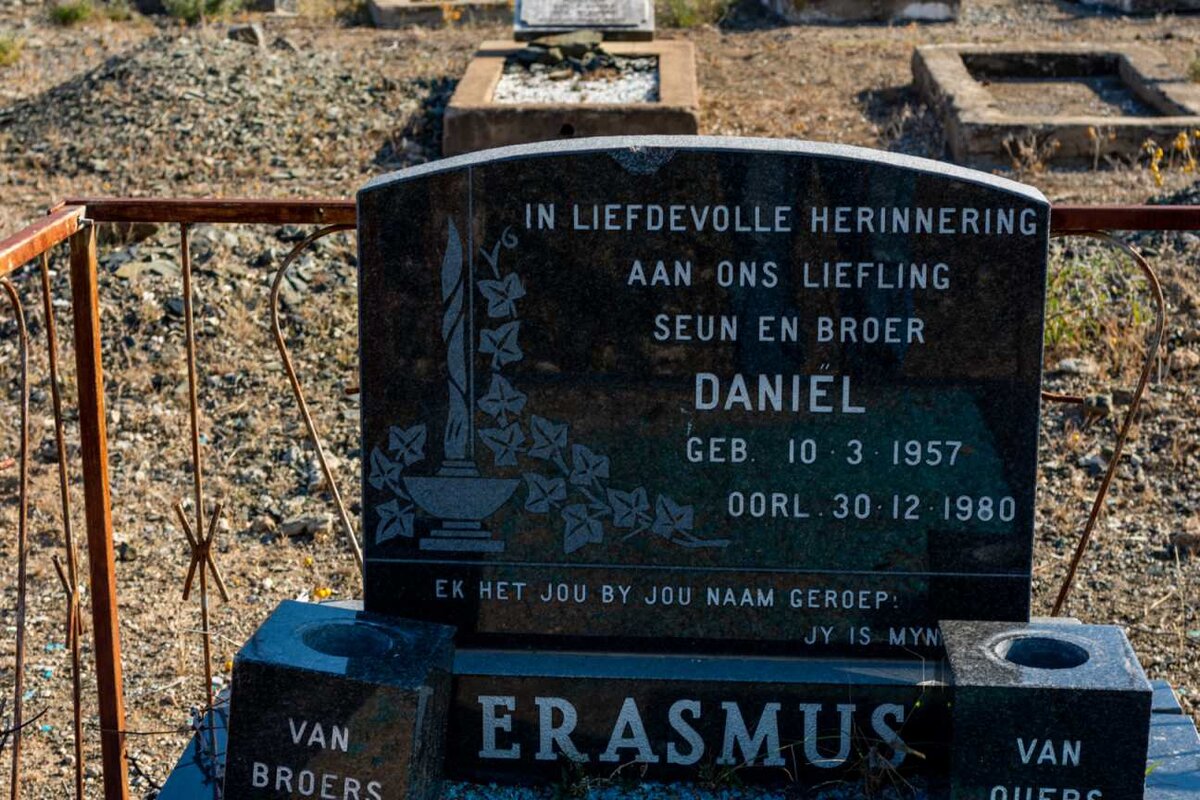 ERASMUS Daniel 1957-1980