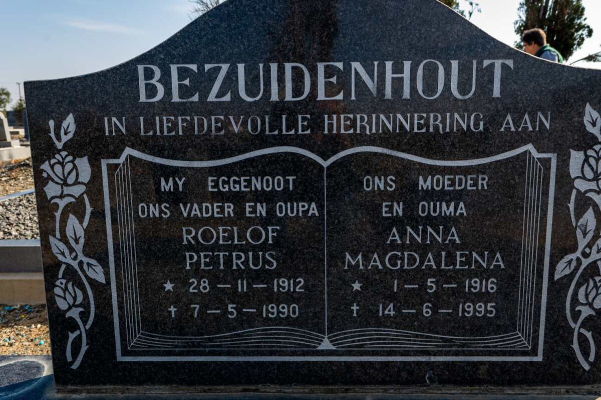 BEZUIDENHOUT Roelof Petrus 1912-1990 &amp; Anna Magdalena 1916-1995