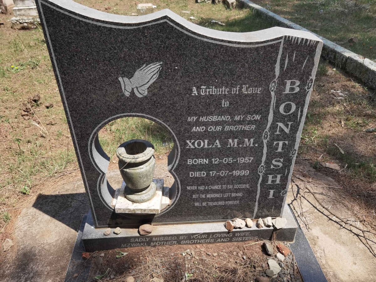 BONTSHI Xola M.M. 1957-1999