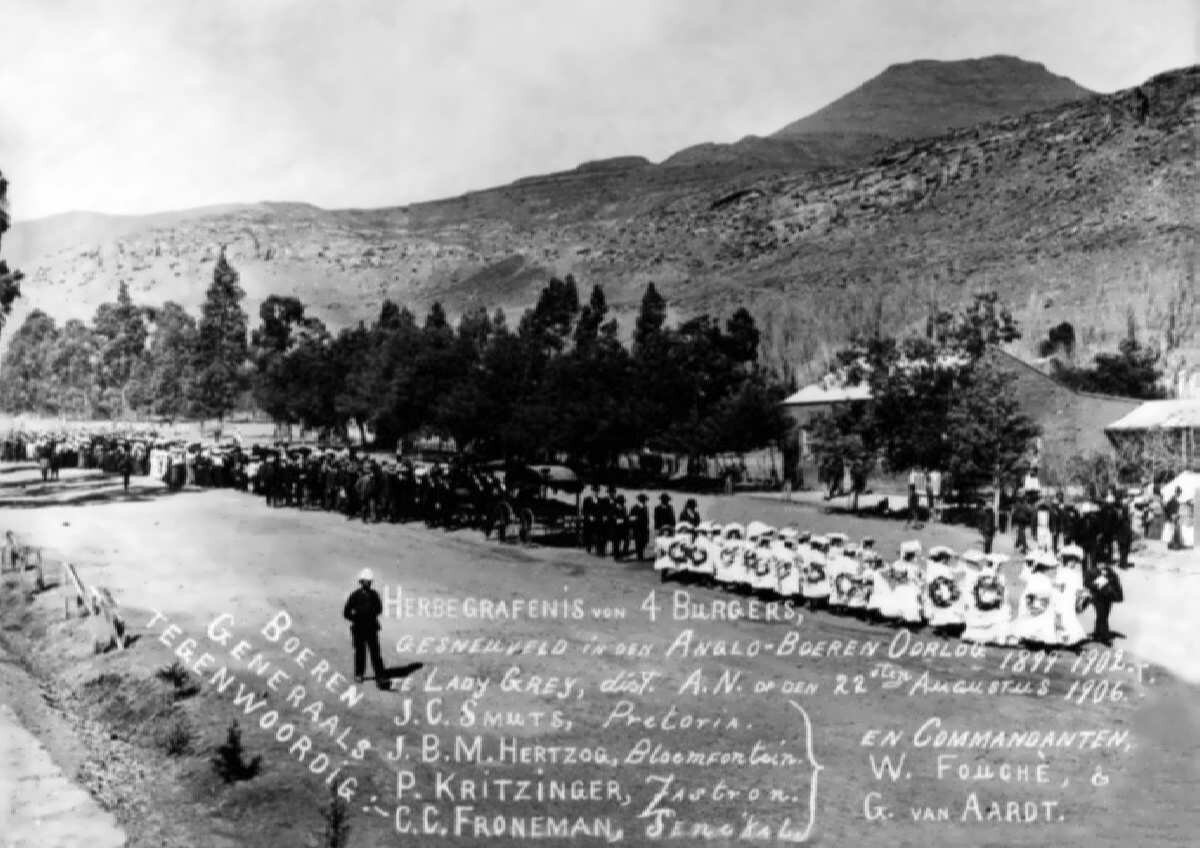 6. Artikel oor die herbegrafnis van 4 Burgers