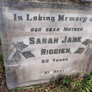 RIGGIEN Sarah Jane