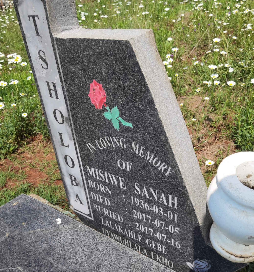 TSHOLOBA Misiwe Sanah 1936-2017